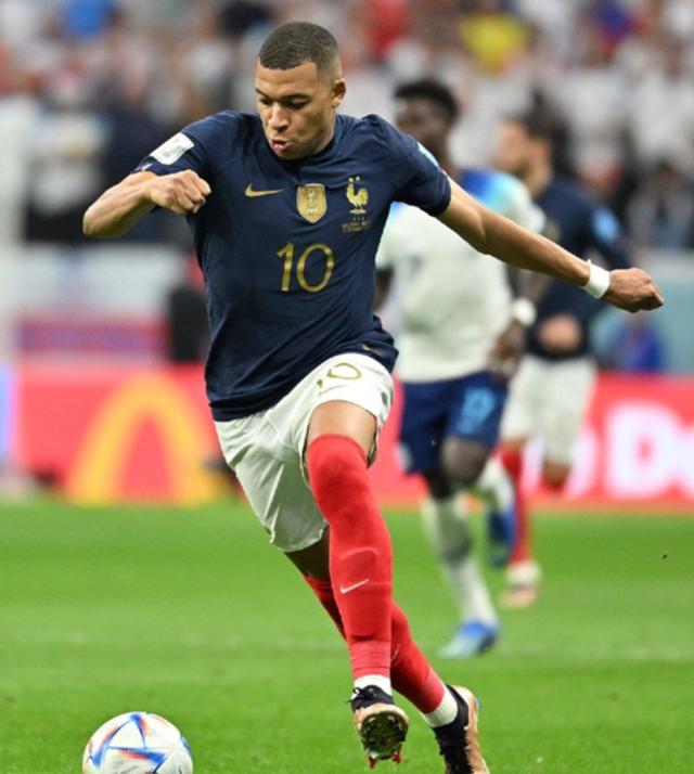 罗马训练开放日;今晚防线松动引欢呼;法甲在即;数据趋势出现新变化的简单介绍 罗马训练开放日;今晚防线松动引欢呼;法甲在即;数据趋势出现新变化的简单介绍